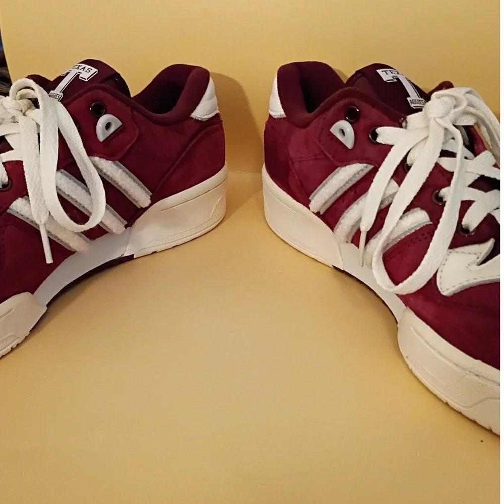 Adidas‎ Rivalry Low Texas Aggies Mens Size 9 Maroon White Suede Sneakers